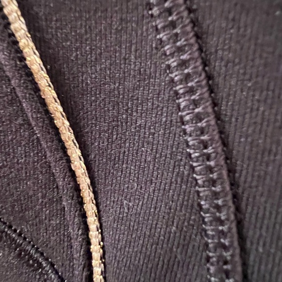 lululemon NWT Define Cropped Jacket Luon Sparkle Black Gold Size 6 Unicorn - Picture 13 of 16